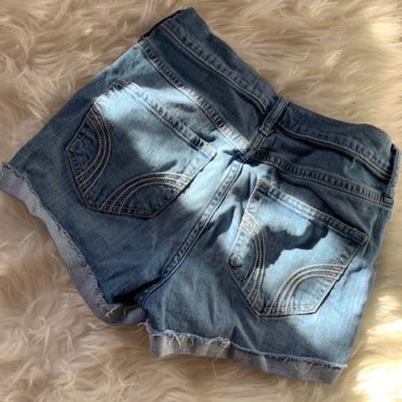 Hollister high-waisted denim shorts - Picture 2 of 3